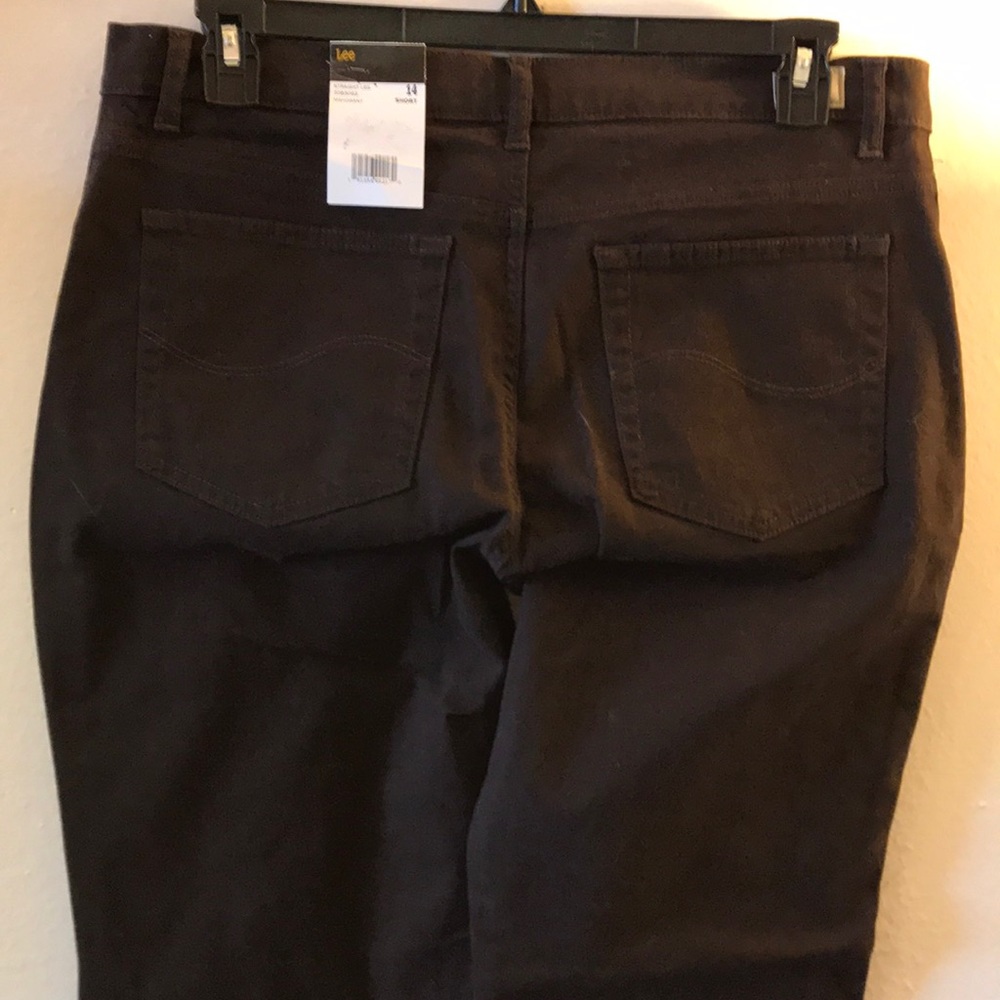 Lee Women’s Relaxed Fit Straight Leg MAHOGANYJeans - Picture 3 of 6